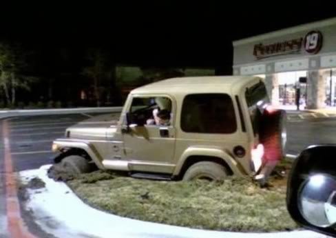 large_jeep_parking_22251_6c0d36d520235be12e2538cf29284e7de0340083.jpg
