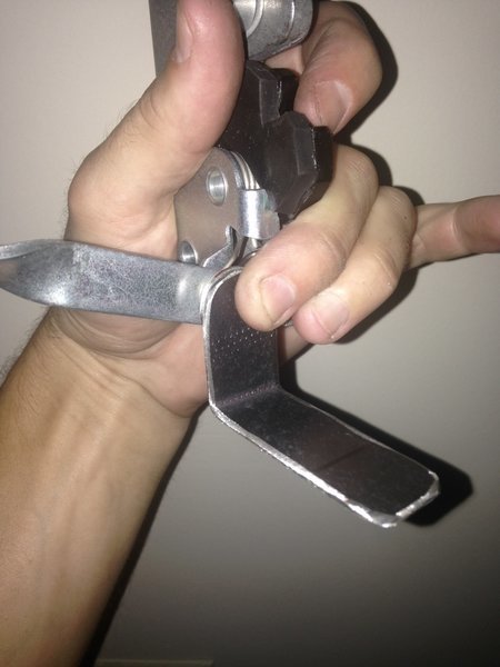 Latch brakcet 3.jpg
