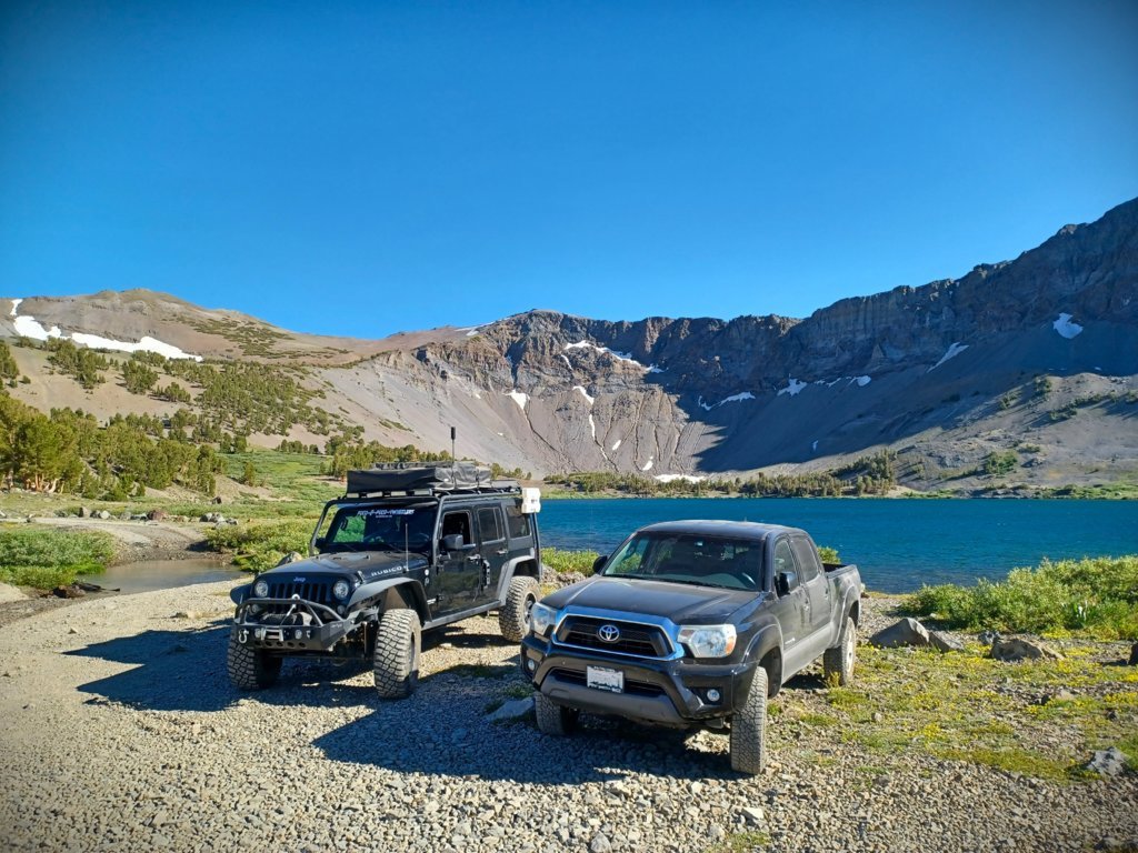 Leavitt Lake.jpg