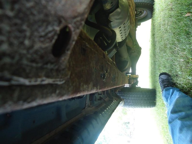 left passenger bottom rail.jpg