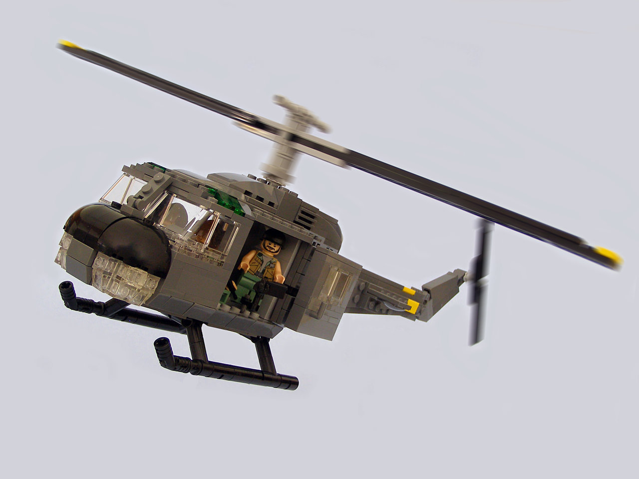 Legohaulic Huey 01.jpg