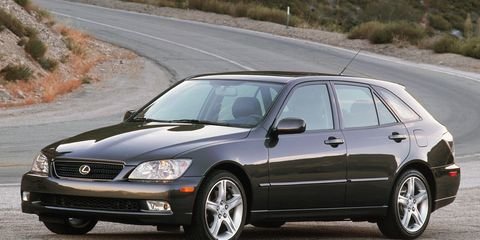 lexus-is300-sportcross-photo-6264-s-original.jpg