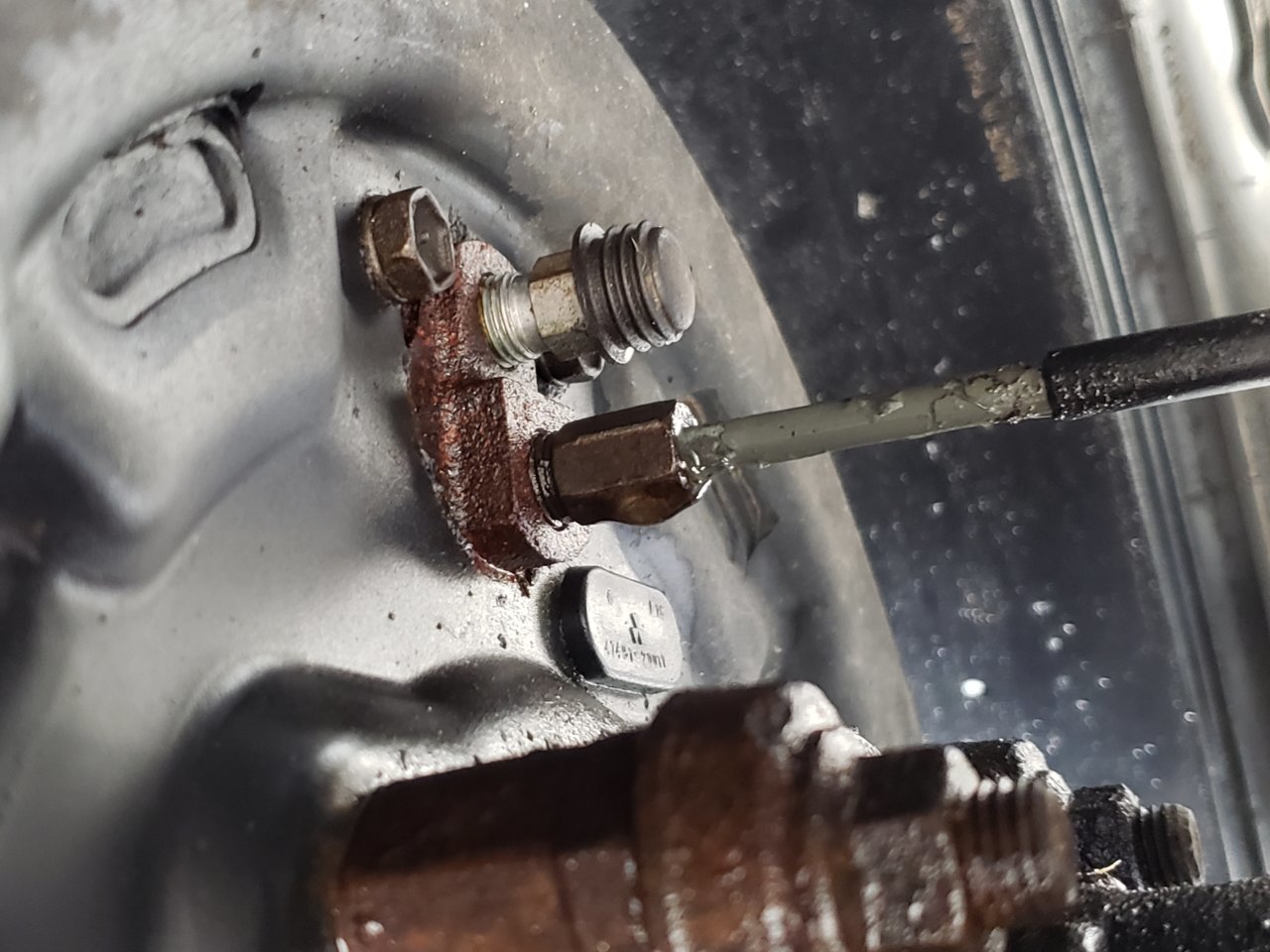 lh wheel cyl.jpg