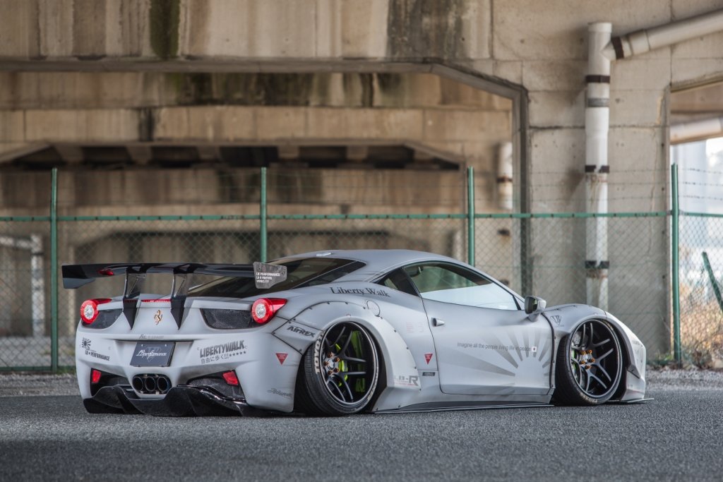 Liberty-Walk-Ferrari-458-3.jpg