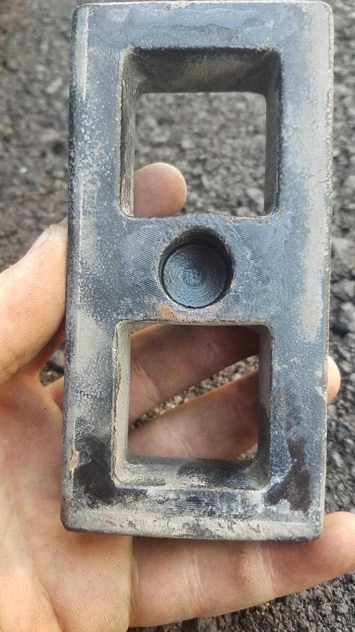 Lift block hole 1.jpg