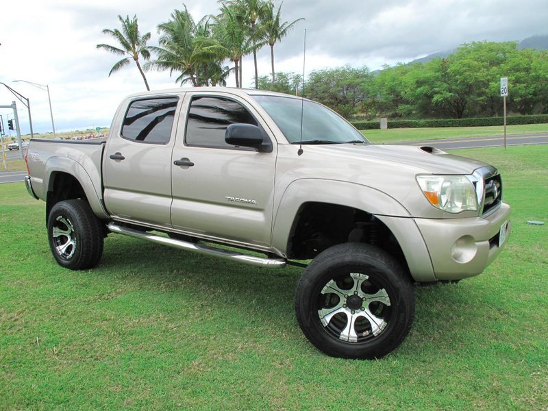lifted tacoma.jpg