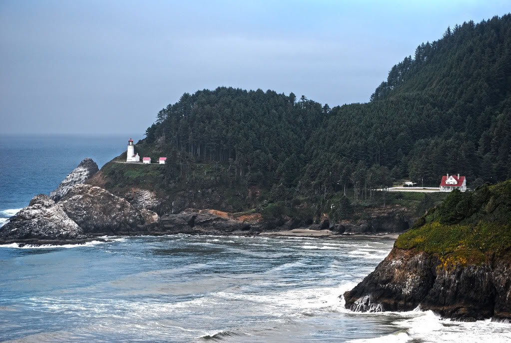 LighthouseOregon_fa5d2dc6cc8c8fa64203f9a4f2a05a012ae8fd86.jpg