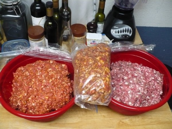 looseSausage_0e0888928d13b22fdd54b3e6e77b48a7e33e3492.jpg