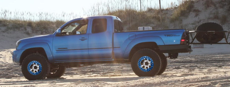 lrgrnr-scaloped blue.jpg