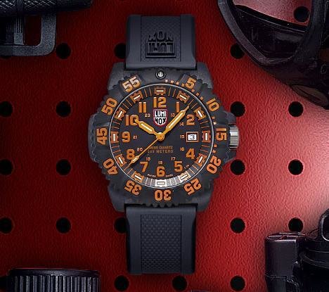 luminox.jpg