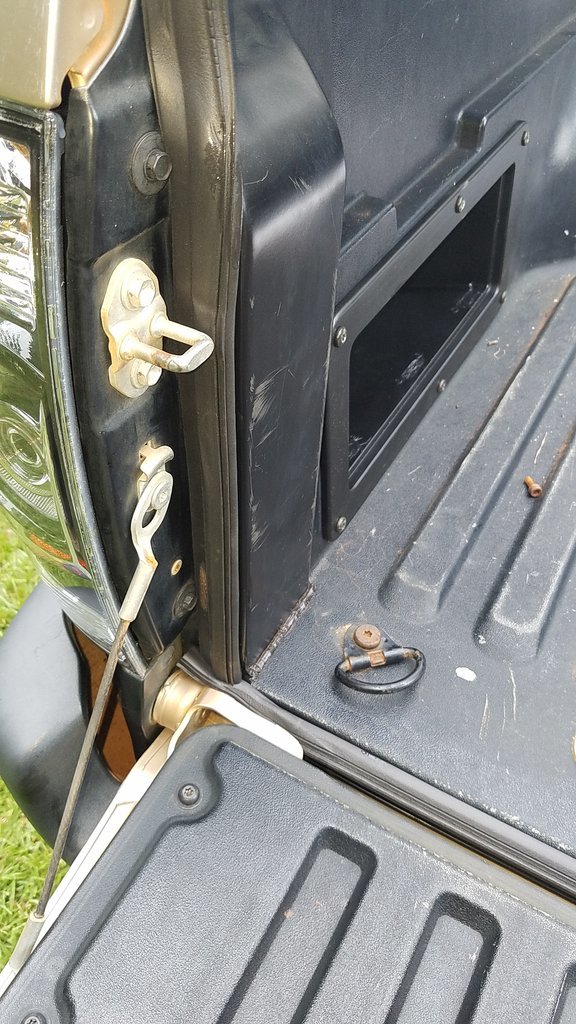 lund tailgate seal.jpg