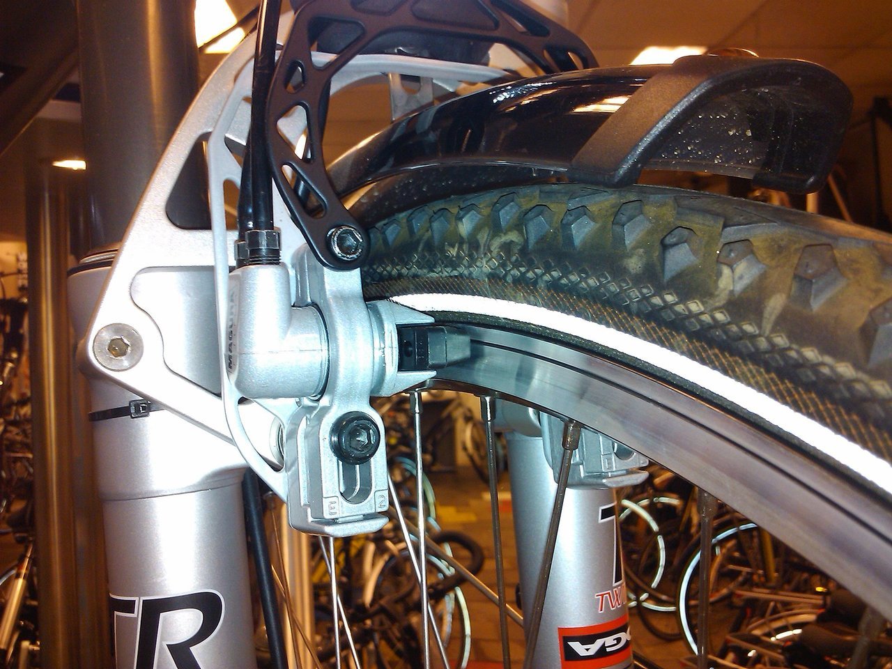 Magura_hydraulic_rim_brake.jpg