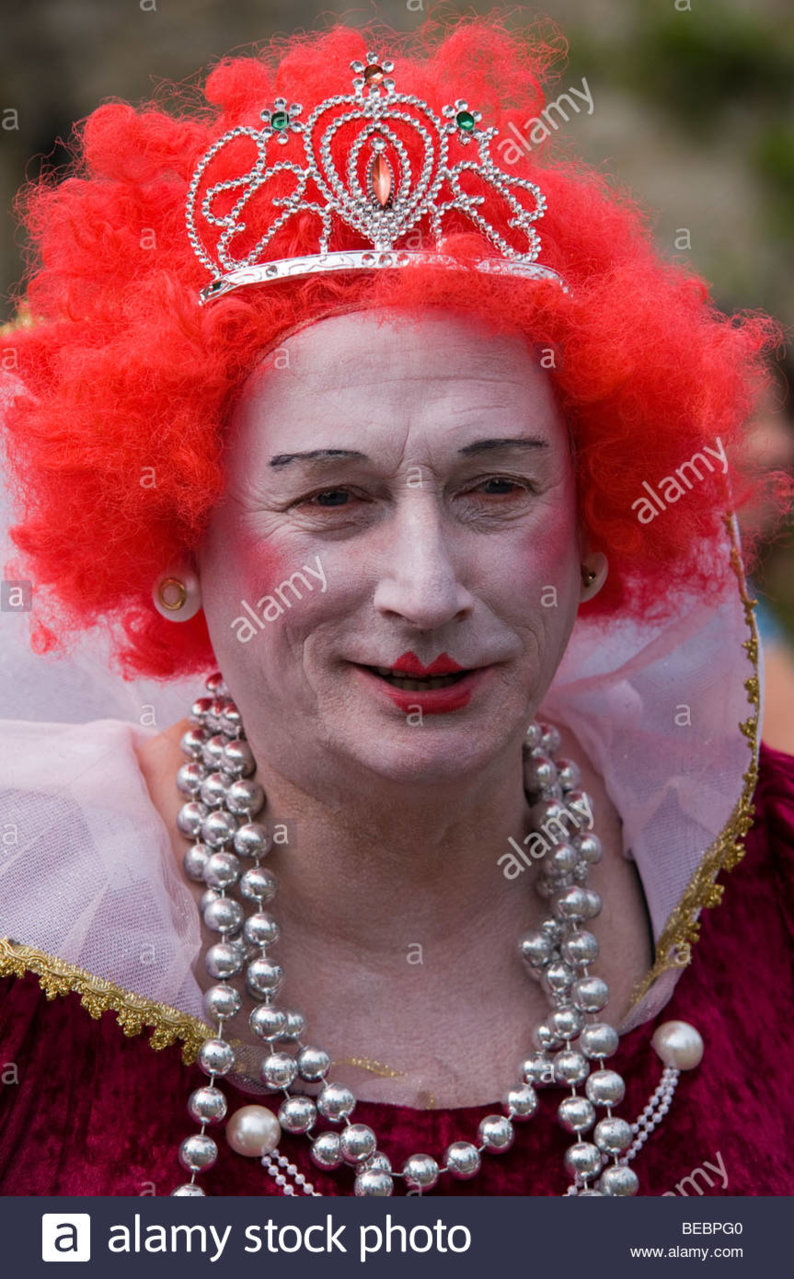 man-dressed-as-a-woman-eyam-village-carnival-with-fancy-dress-parade-BEBPG0.jpg