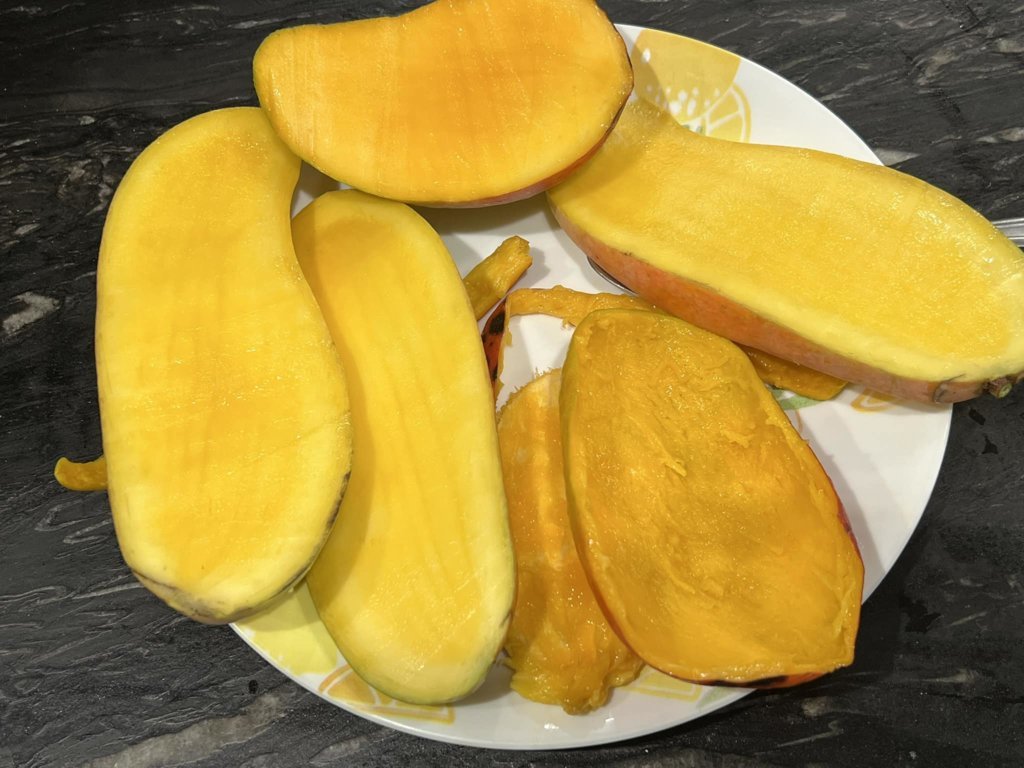 mango3.jpg