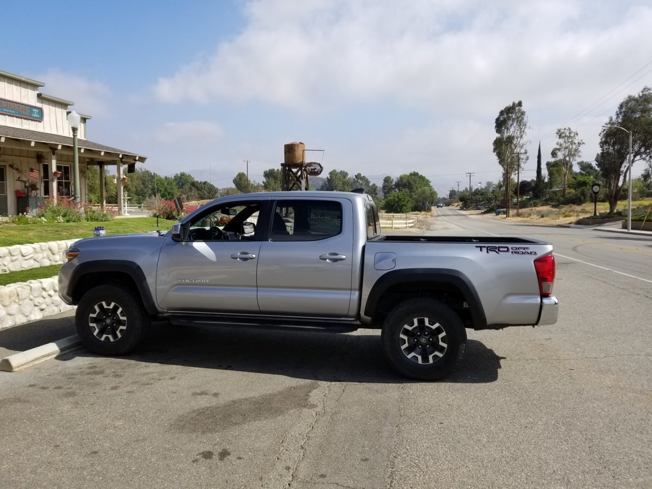 May 25,2018 Tacoma Truck in Agua Dulce 002.jpg