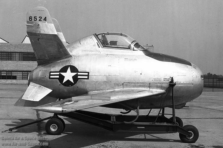 McDonnell D4E 10112 Xt Louis XF-85 46-0524 right side l.jpg