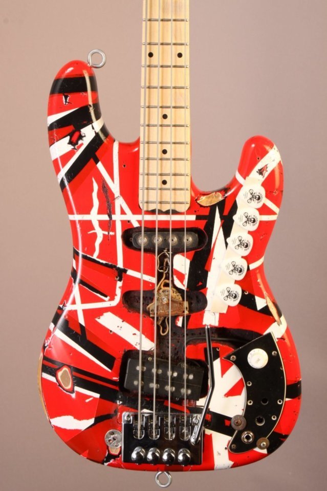 MCG-EVH-Tribute-Bass-resized-21.jpg