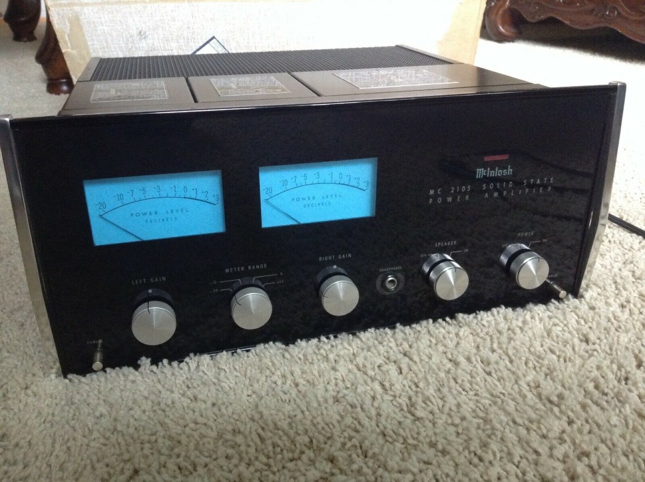 MCINTOSH AMP.jpg