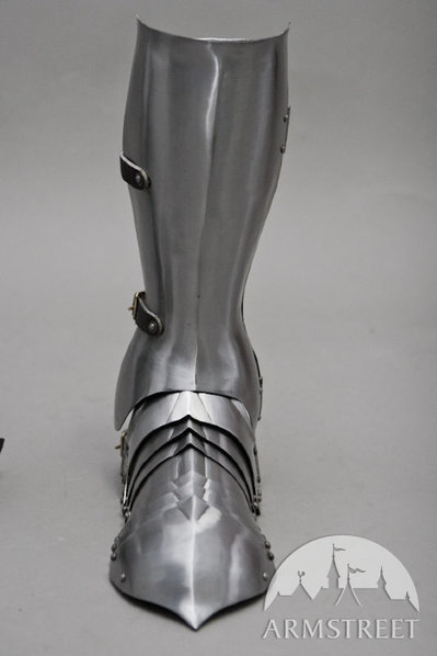 medieval-functional-full-round-armor-greaves-2.jpg