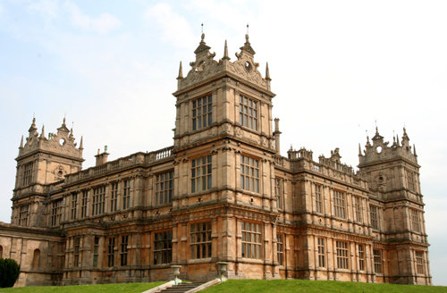 Mentmore_Towers_from_angle.jpg