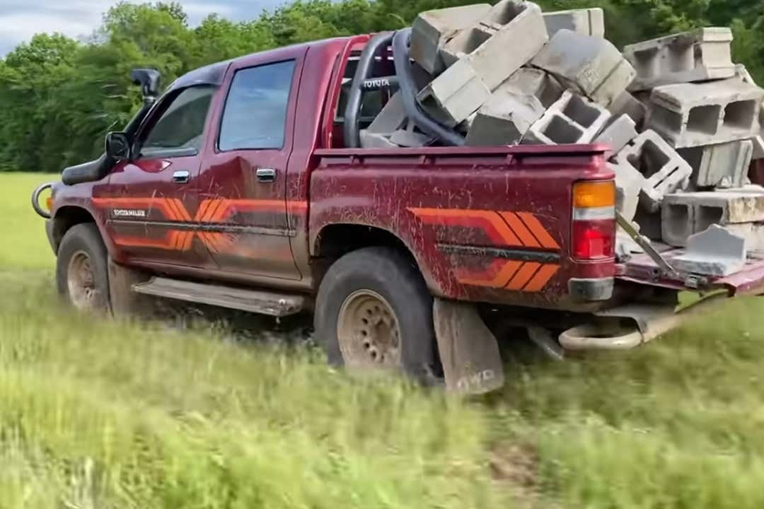 message-editor_1621338575329-20210518-hilux.jpg