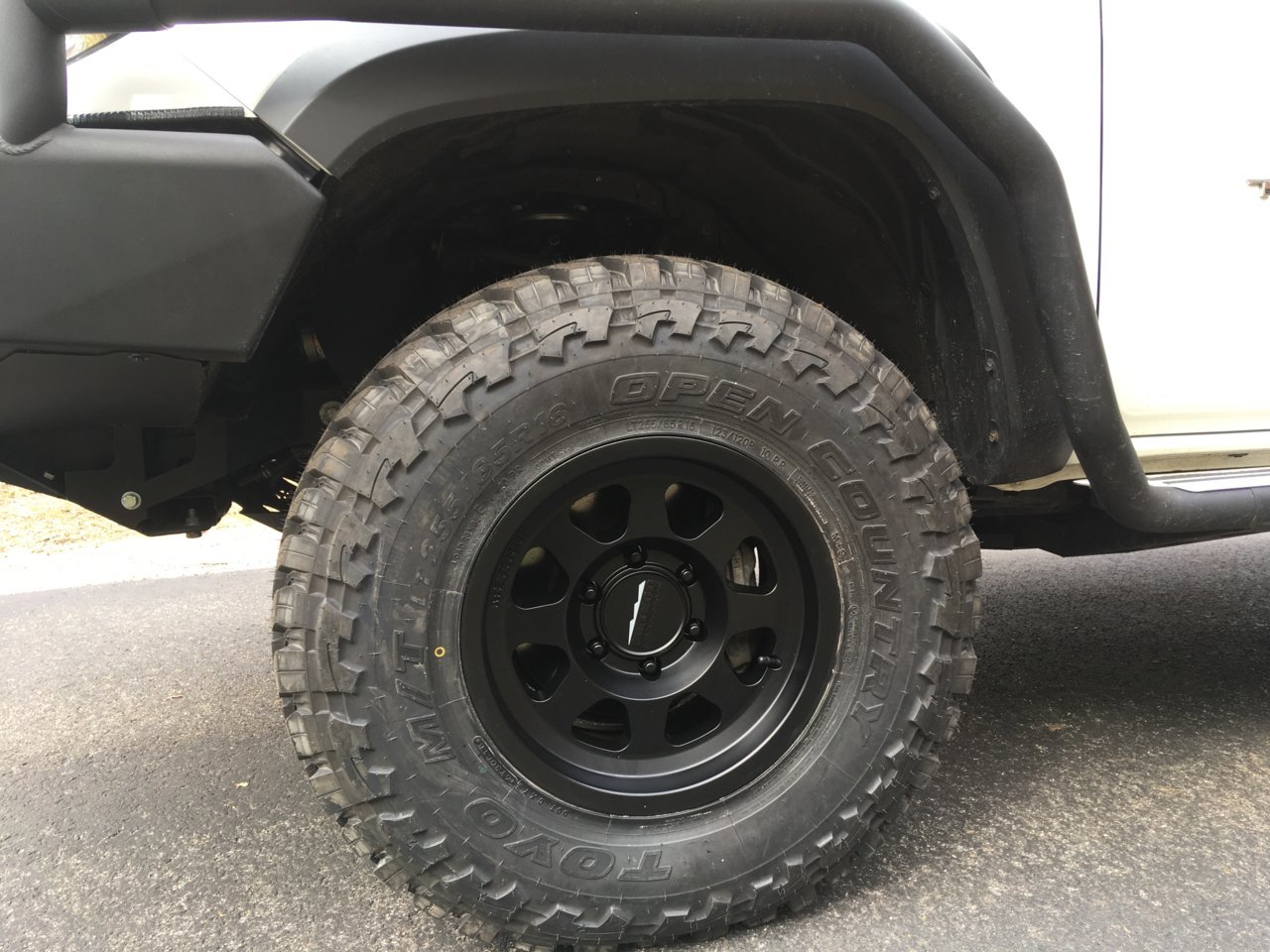 Method 701Toyo MT 255 85R16 04 050321.jpg