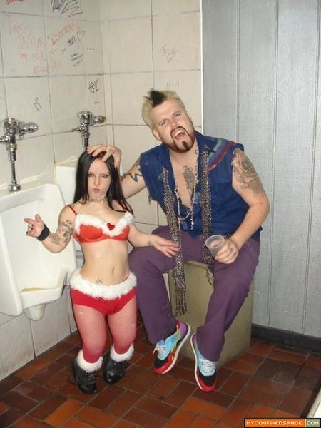 midget-by-a-urinal.jpg