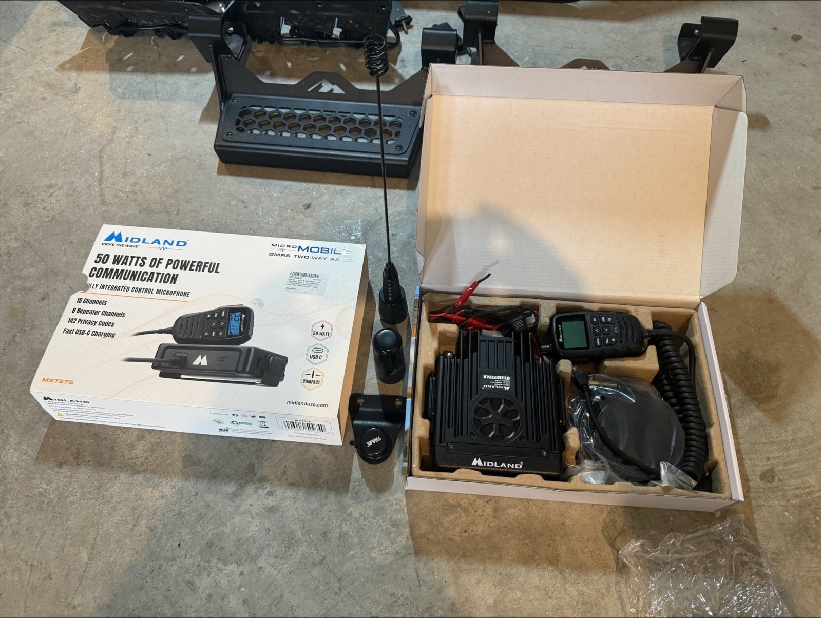 Midland MXT575 upgraded Mic M2M bronco mirror mount ghost ANT and 6DB ant.jpg