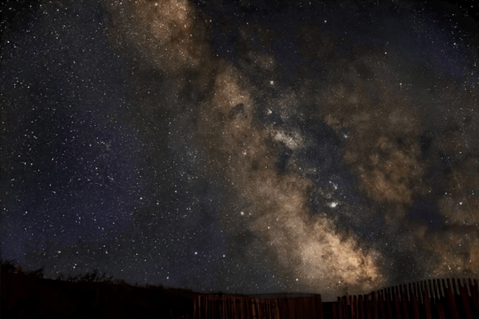 Milky Way_stretched_GraXpert-2 with fences.jpg