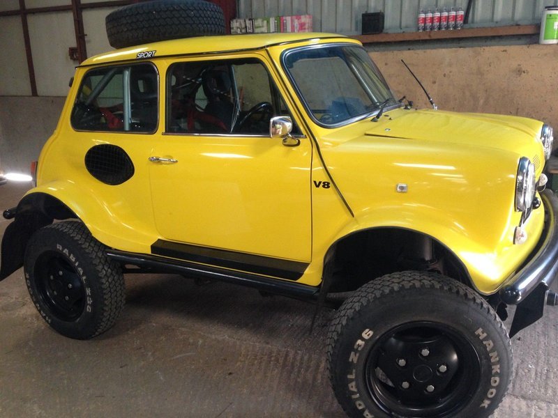mini-body-on-range-rover-chassis-makes-for-an-extreme-offroading-machine-101328_1.jpg