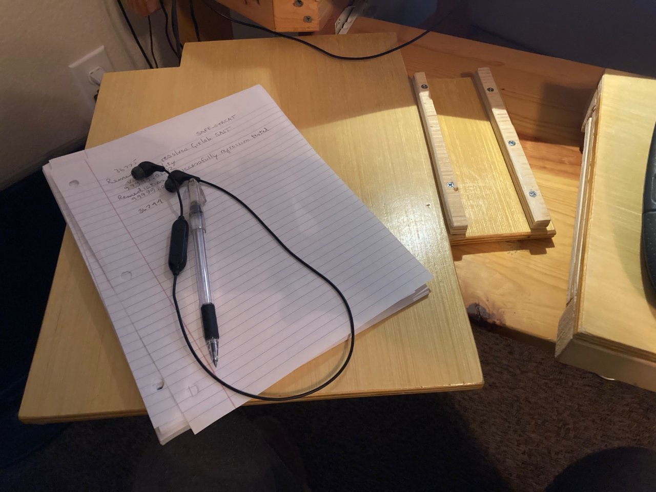 MiniDesk2.jpg