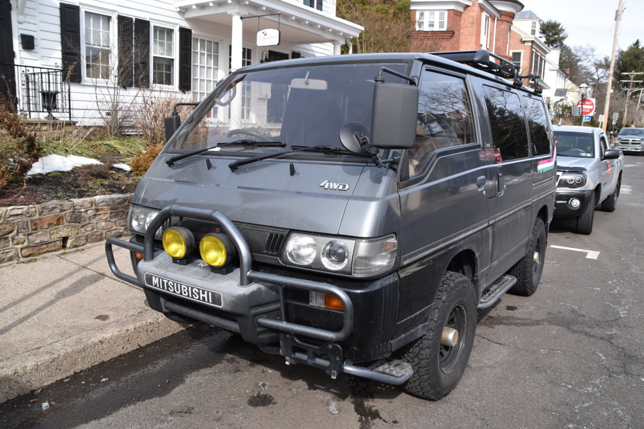 MitsubishiDelica 005.jpg