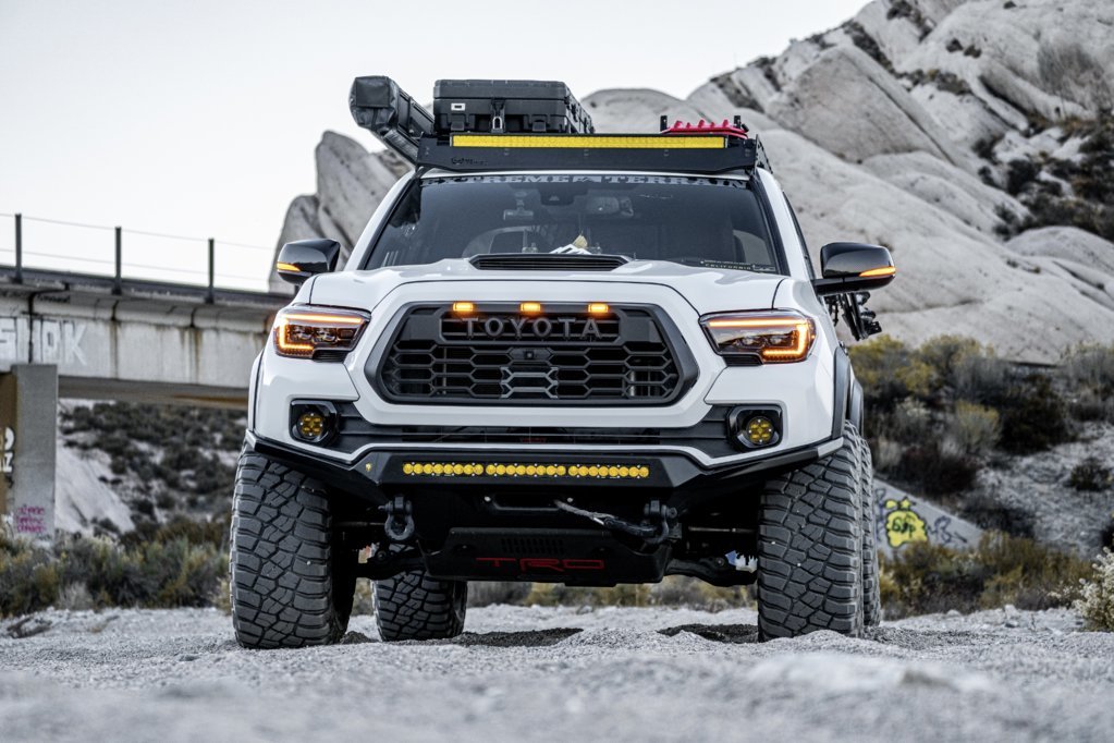 mm-toyota-tacoma-16-23-xb-evo-hybrid-headlights-lf2-530y.jpg