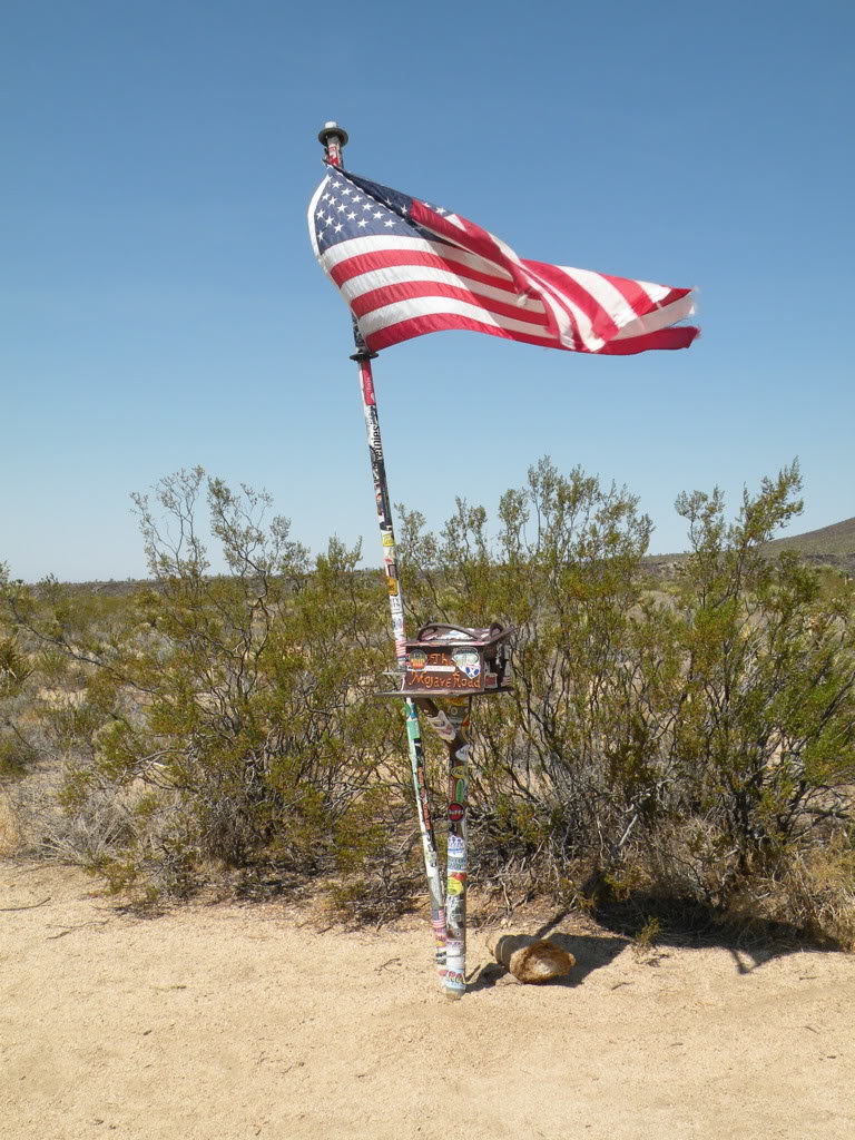 mojavemailbox_1a2059d08d271561efa8a8b0a8331e6ae0675ec8.jpg
