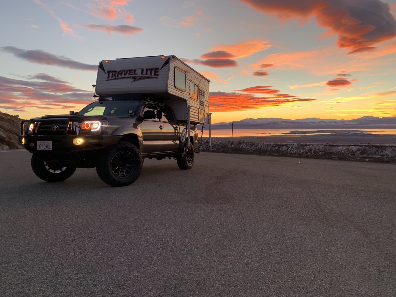 Mono Lake Senic ViewPoint Dec 16th 2018.jpg