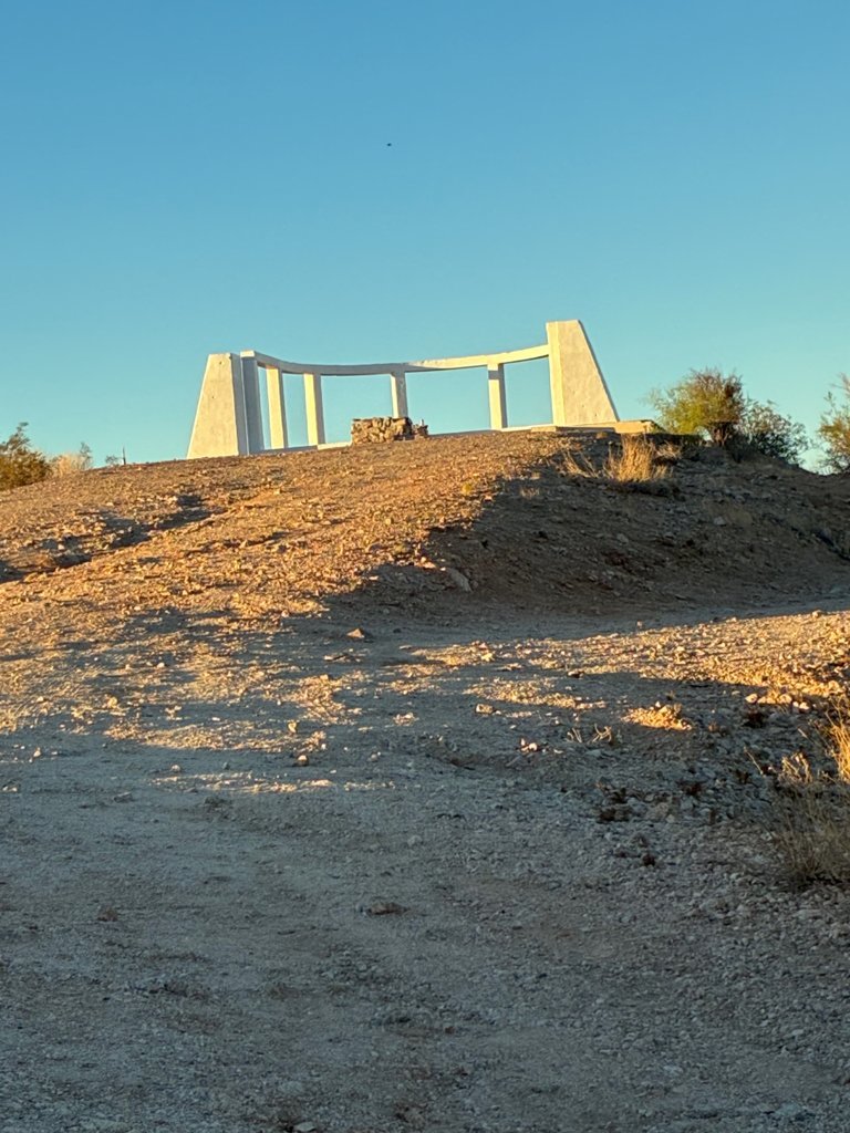 Monument2.jpg