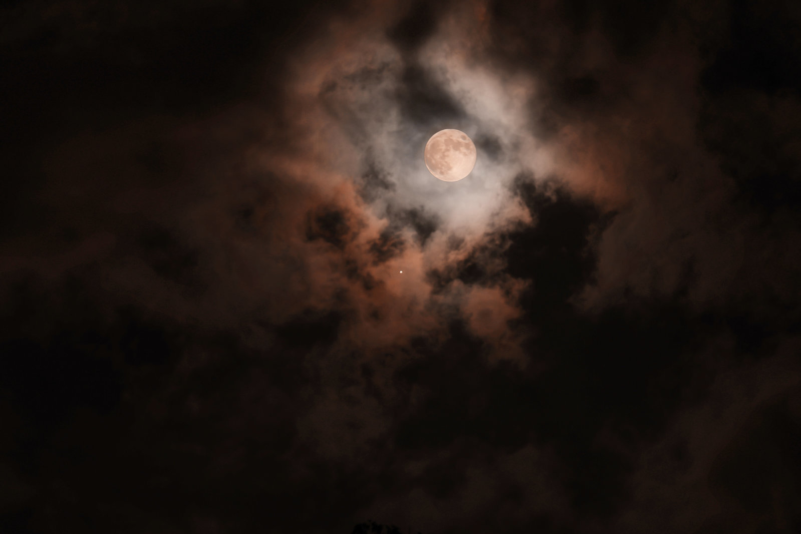 Moon Jupiter Conjunction Better Glow.jpg
