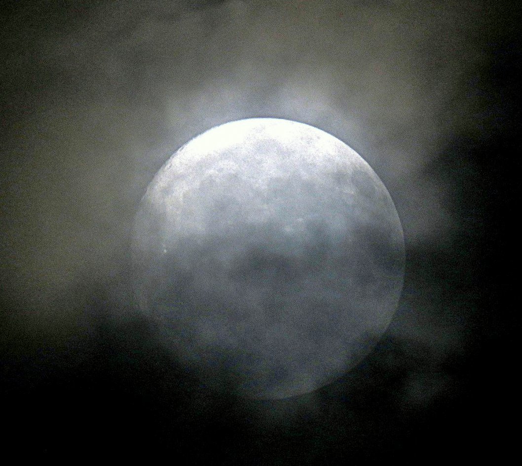 moon1-001.jpg