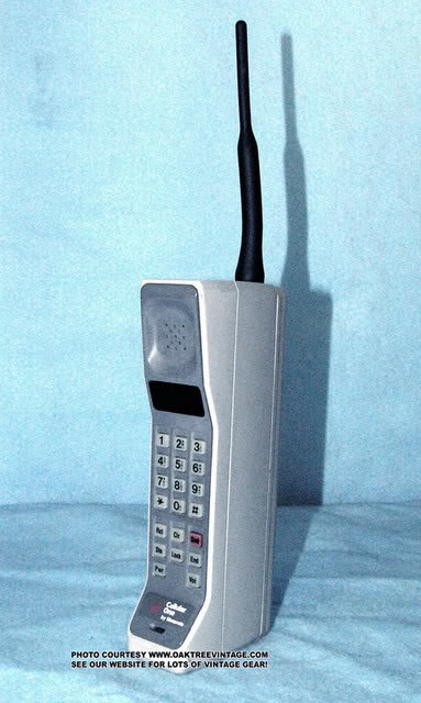 Motorola_Cellular-One_Cell-Phone_we_cd5bb14ce9765dc09c2dd637a91f02880f65a309.jpg