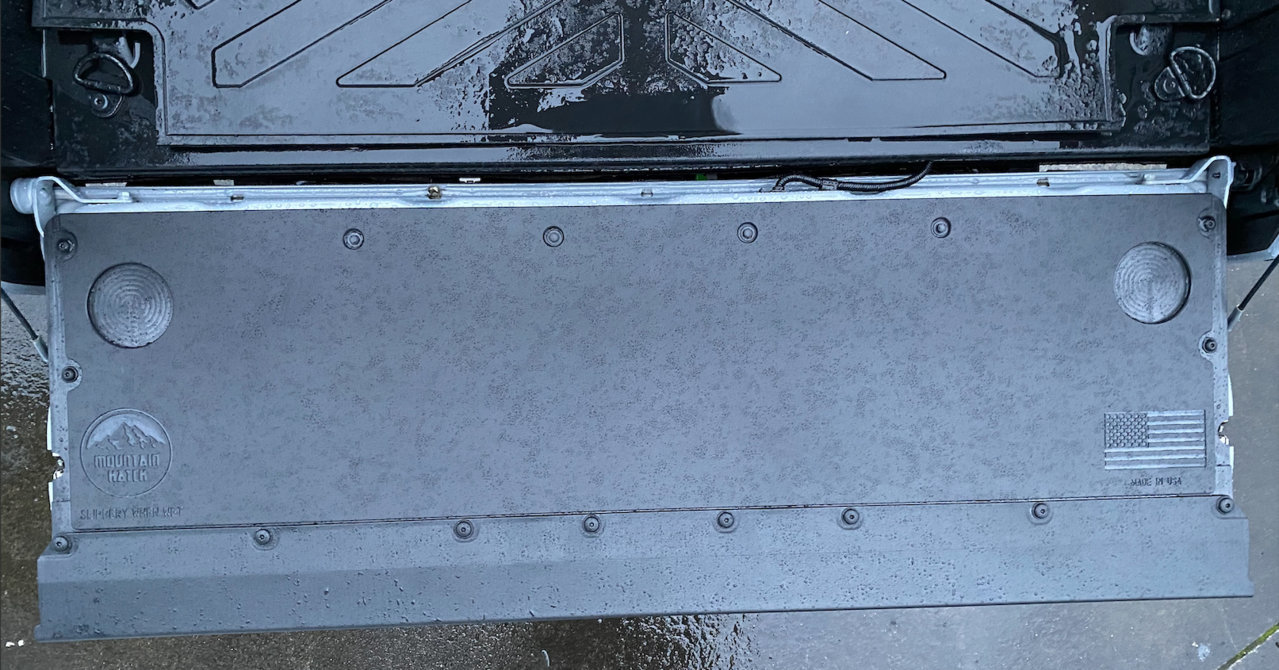 Mountain Hatch panel 01.jpg