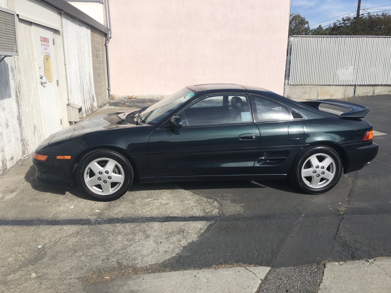 mr2 outside .jpg