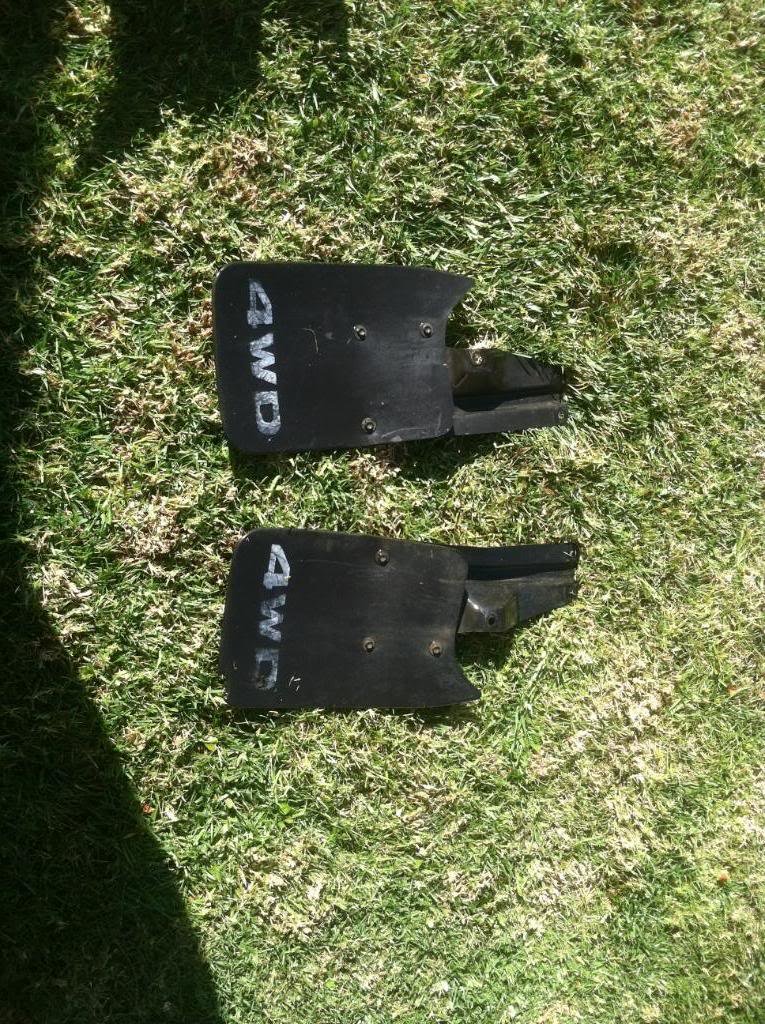 mudflaps_9bd0d3a620ff23ee6f9cf93ddc5a353060f619a7.jpg