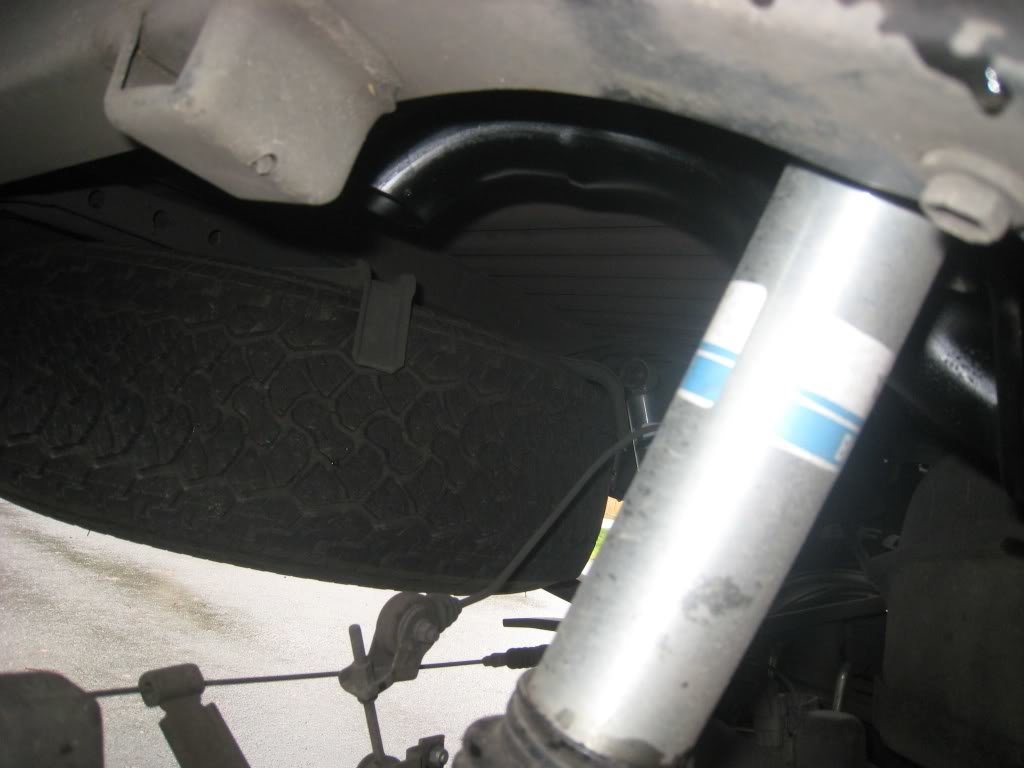 MufflerInstall004_e4205fb25af30f5d4e6c2c290a59bbb01b3e75a8.jpg