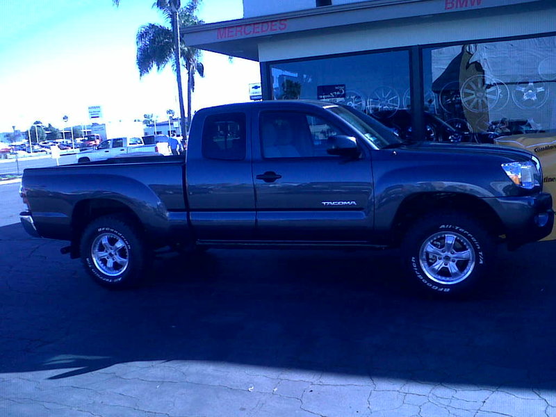 my taller 2010 taco..jpg