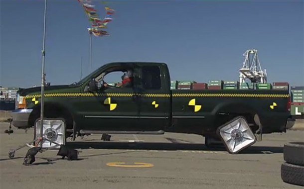 Mythbusters-tests-square-wheel-theory.jpg