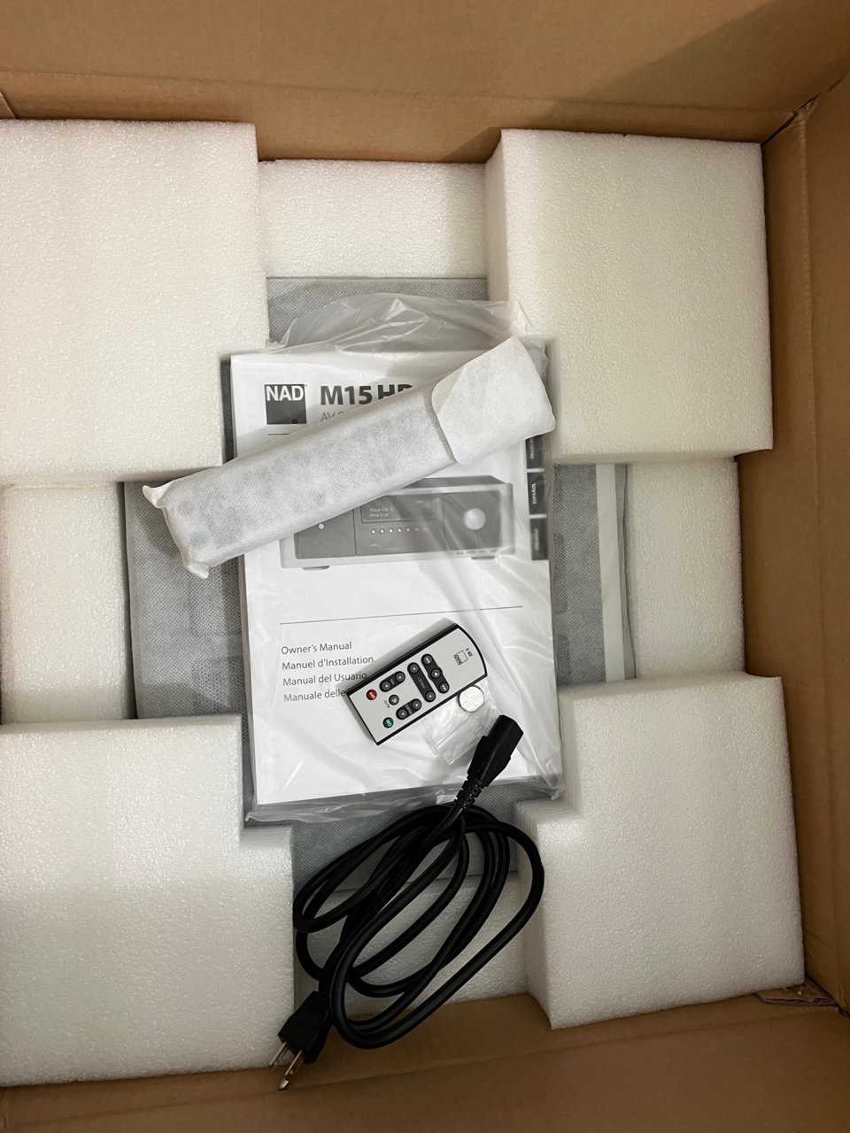 NAD M15HD box and accessories.jpg