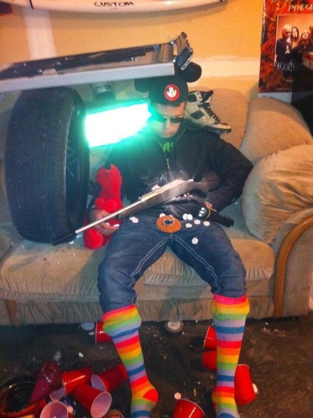 never-pass-out-in-somebodys-garage-drunk-fail-3.jpg