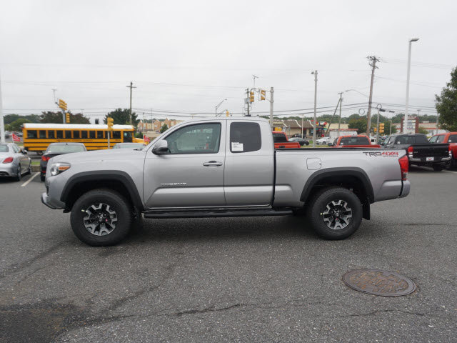 new-2017-toyota-tacoma-trdoffroadaccesscab6bedv64x4automatic-8486-16628002-4-640.jpg