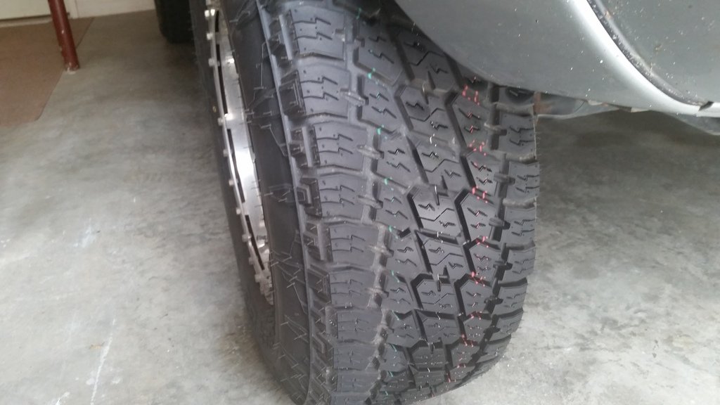 new%20tires%201_zpscfw6chau_279eca66006a5019333a63553ba3f941cf2a7413.jpg
