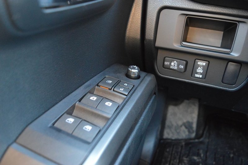 new-and-used-auto-new-2016-toyota-tacoma-1878068-central-dash-options-photo-Image.jpg